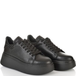 ДАМСКИ КЕЦОВЕ НА ПОВДИГНАТО ХОДИЛО  ОТ ЕСТЕСТВЕНА КОЖА С БРОКАТ-7070-ЧЕРНИ